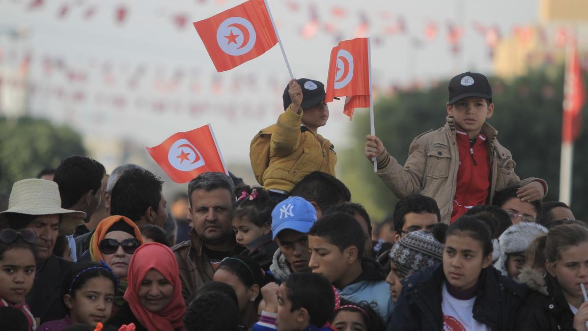 تونسيون في ساحة البوعزيزي - تونس - مجتمع