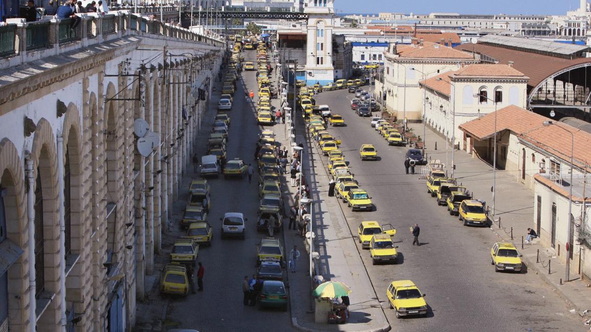 سيارات أجرة تاكسي في الجزائر - مجتمع