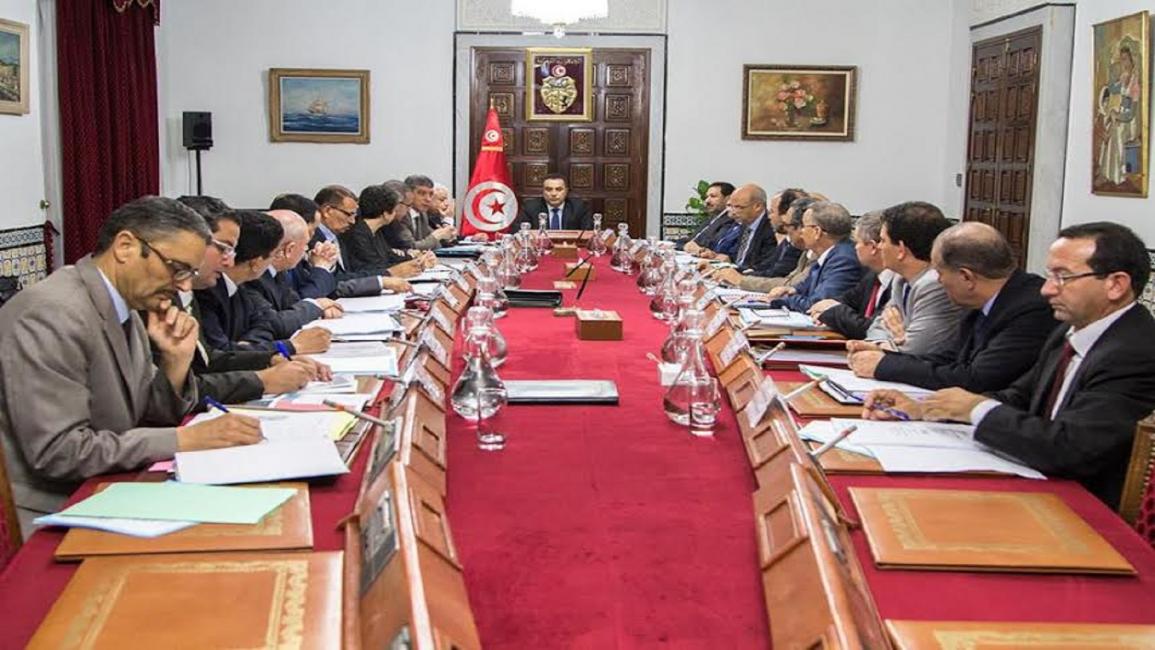 السلطات التونسيّة تجمّد عمل عدد من الجمعيات