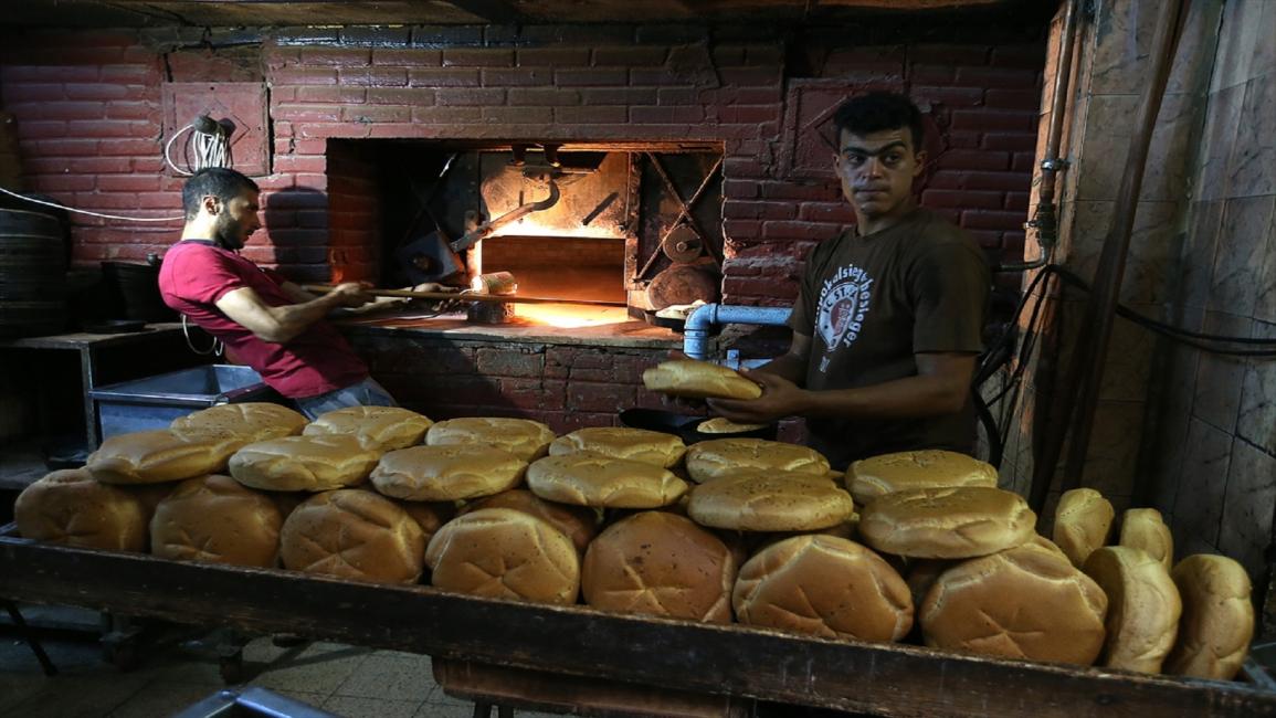 خبز القيروان في رمضان (ياسين غيدي/الأناضول)