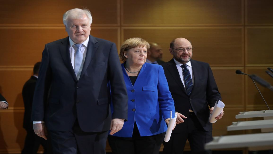 ألمانيا/سياسة/ميركل وسيهوفر/(سين غالوب/Getty)