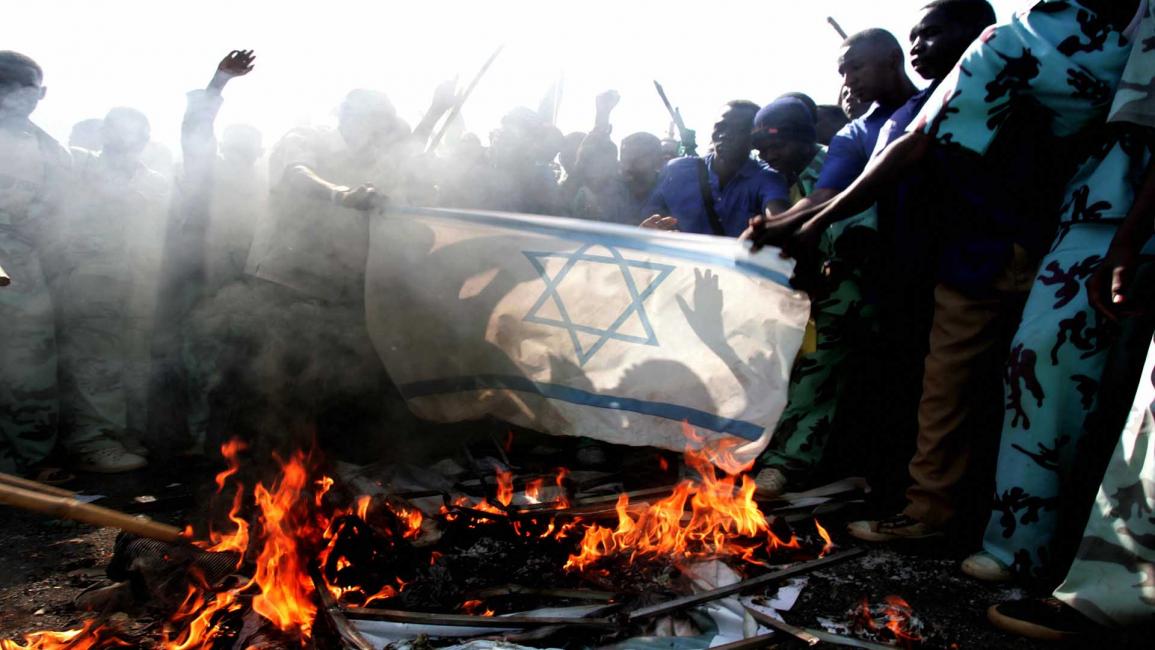 سودانيون يتظاهرون ضد إسرائيل