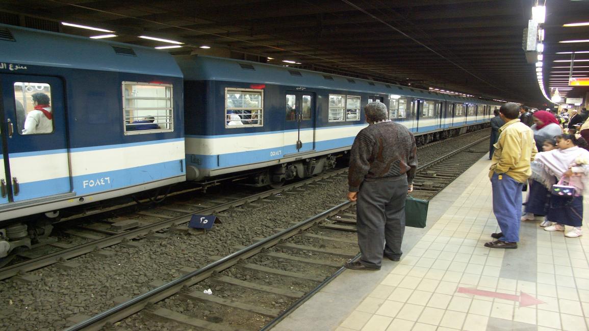 تكررت حالات الانتحار تحت عجلات مترو القاهرة (Getty)