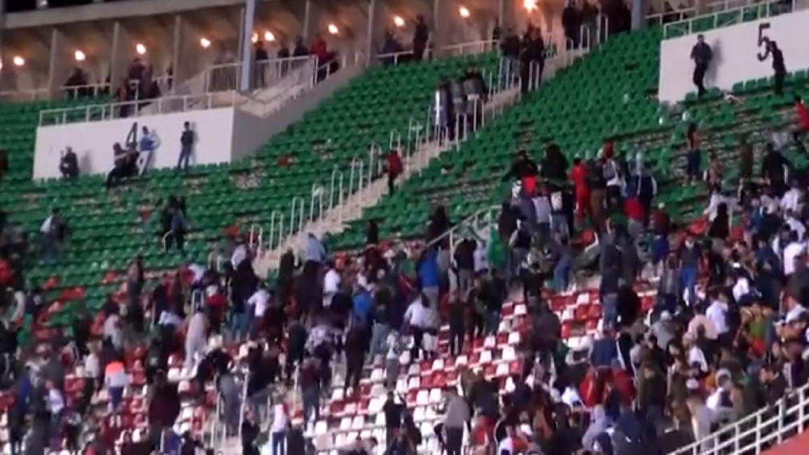شغب في مباراة بين مولودية الجزائر واتحاد بلعباس (فيسبوك)