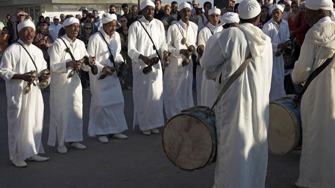 عرض موسيقي تقليدي في الصويرة في المغرب - مجتمع