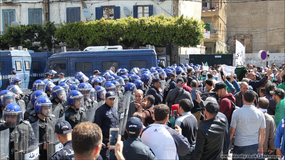 الشرطة تجهض مسيرة للعمال في وسط الجزائر (العربي الجديد)