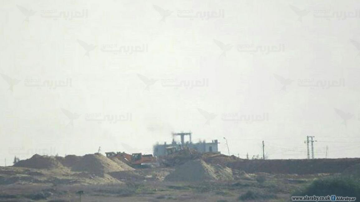 سواتر ترابية للجيش المصري على حدود غزة( العربي الجديد)