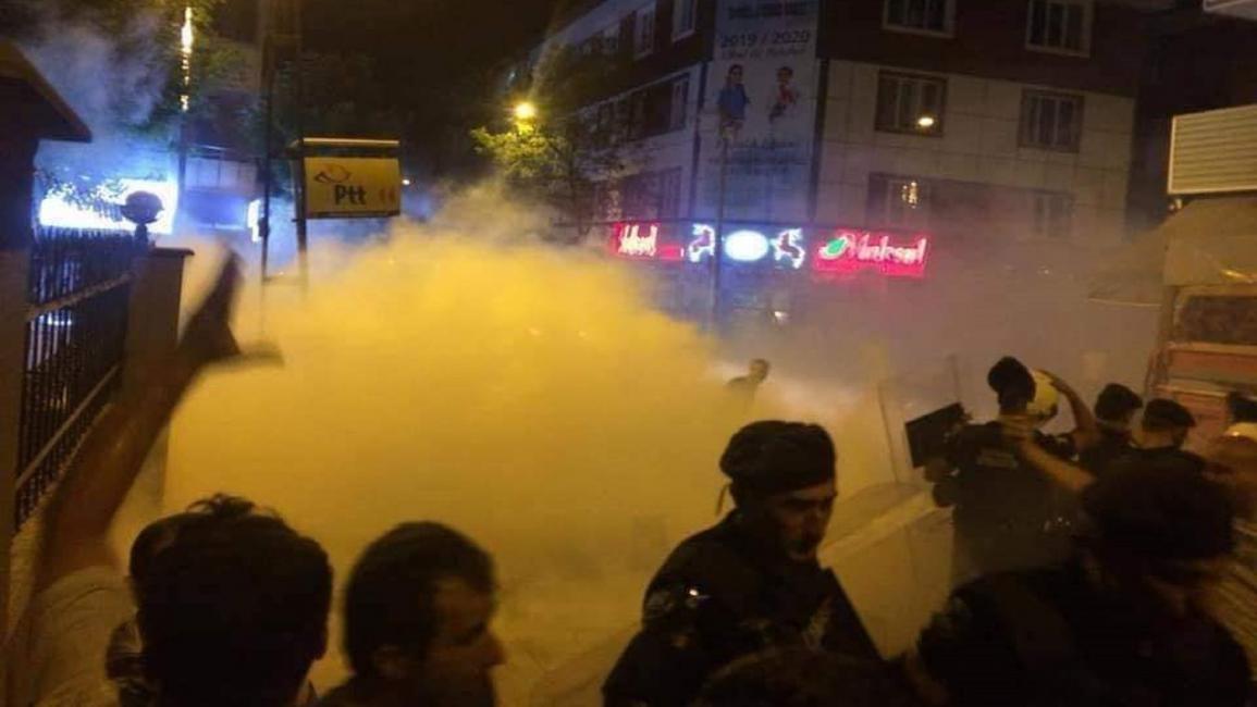 الشرطة فرقت اشتباكات إسطنبول بغاز الدموع (فيسبوك)