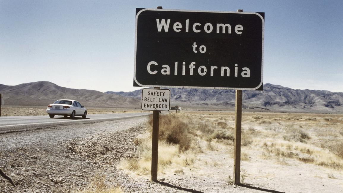 لافتة ترحيب في كاليفورنيا - الولايات المتحدة الأميركية