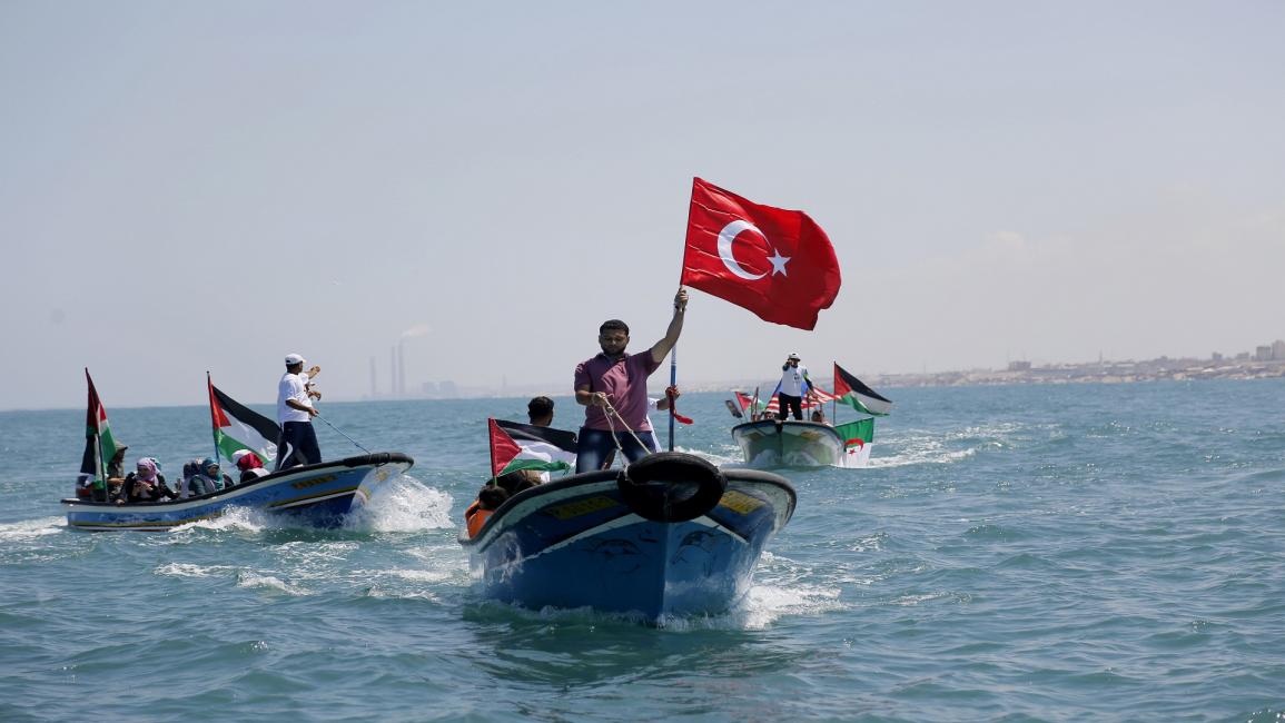 تحية لأسطول الحرية في غزة(عبد الحكيم أبو رياش)