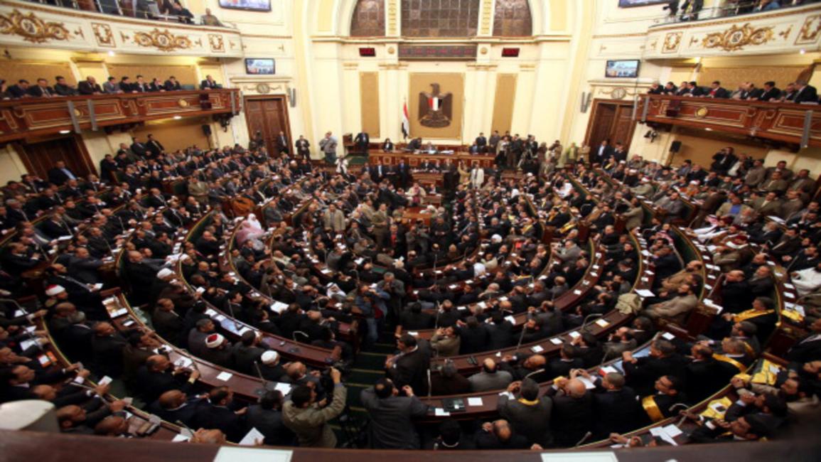 مصر-سياسة-البرلمان-حادثة الحذاء-08-03-2016