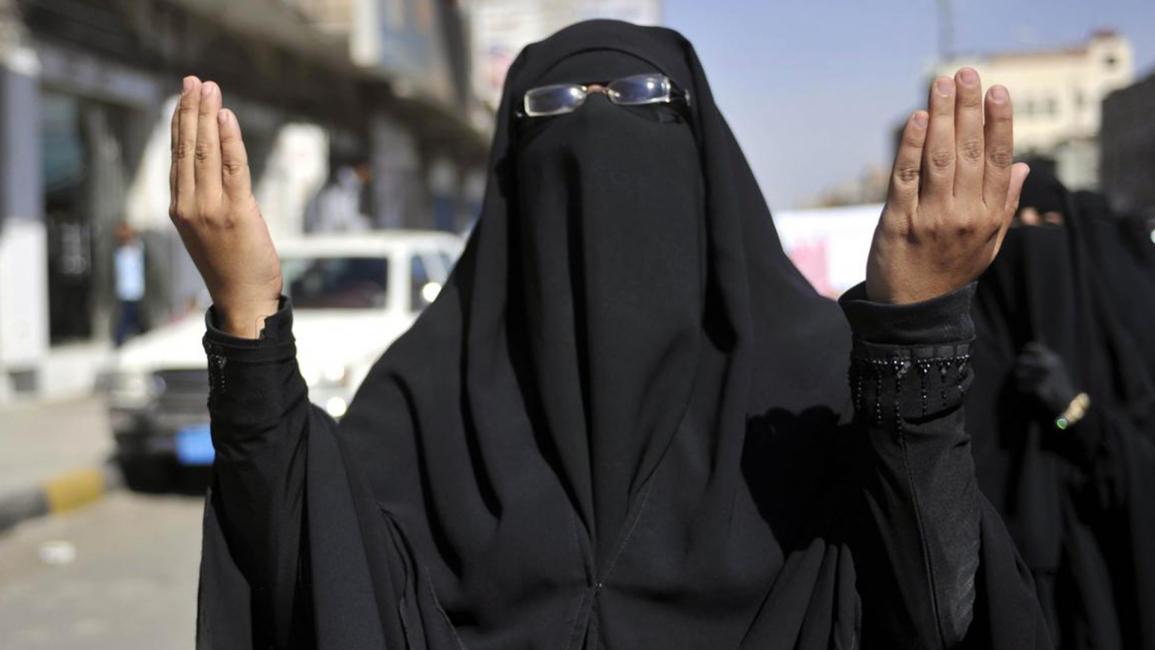 مسيرات بمدن يمنية تطالب برحيل هادي للمرة الأولى