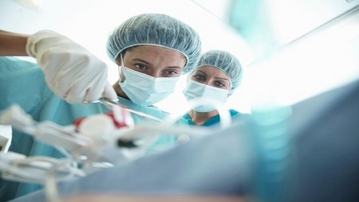 المرأة في مجالات الطب والجراحة