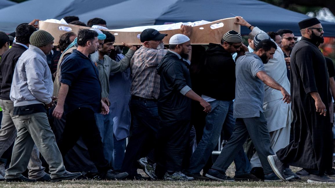 تشييع 6 ضحايا من مذبحة المسجدين بكريس تشيرش(كارل كورت/Getty)