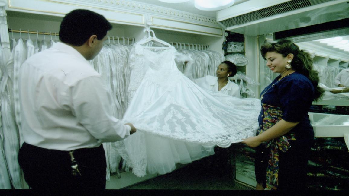 اختيار فستان الزفاف في مصر (GETTY)