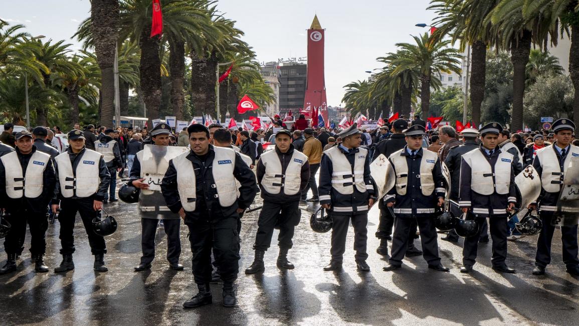 عناصر الأمن في تونس (نيكولاس فاكو/Getty)