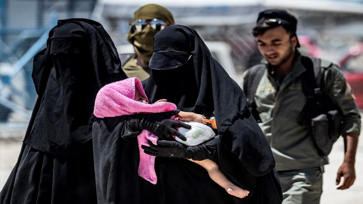 إعادة عائلات عناصر داعش الأجانب إلى بلادهم (فرانس برس)
