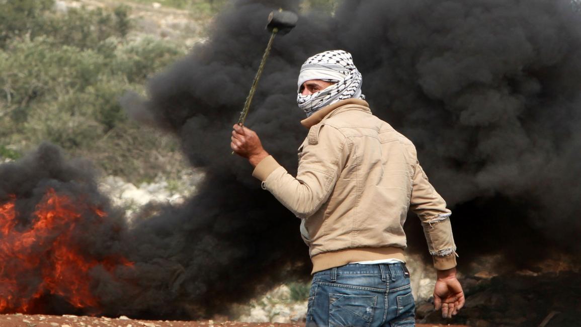 شاب فلسطيني في مواجهات مع قوات الاحتلال 