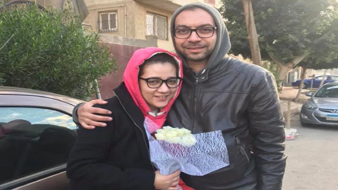 الناشطة المصرية أمل فتحي وزوجها الحقوقي محمد لطفي (فيسبوك)