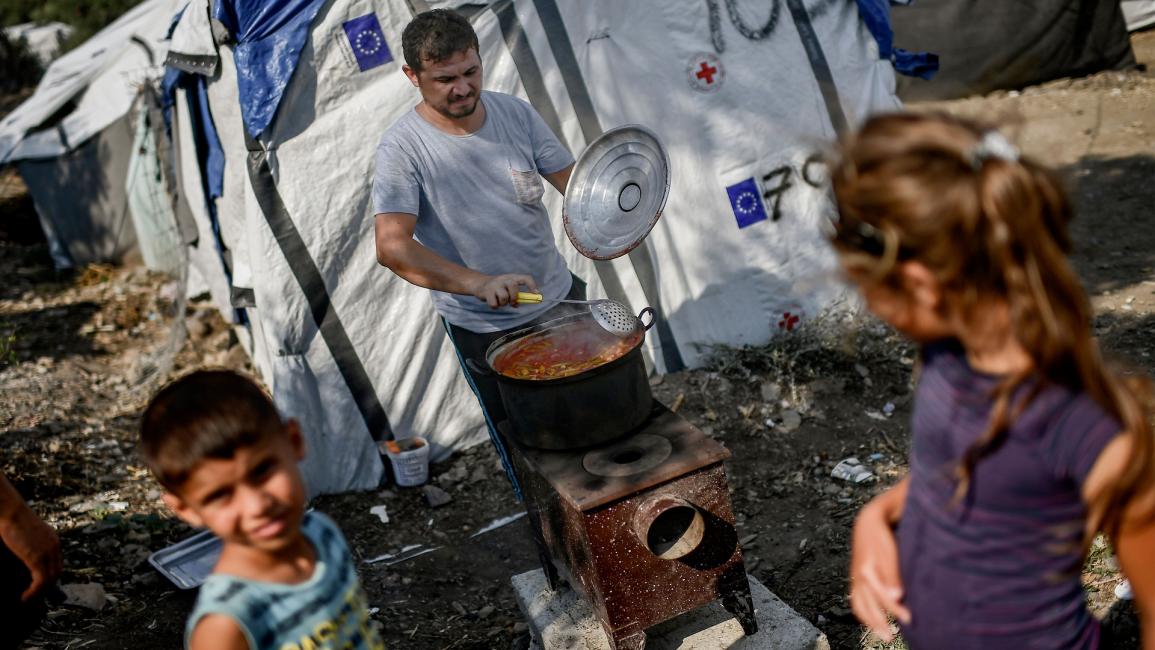 مهاجرون في جزيرة ليسبوس في اليونان 3 - مجتمع