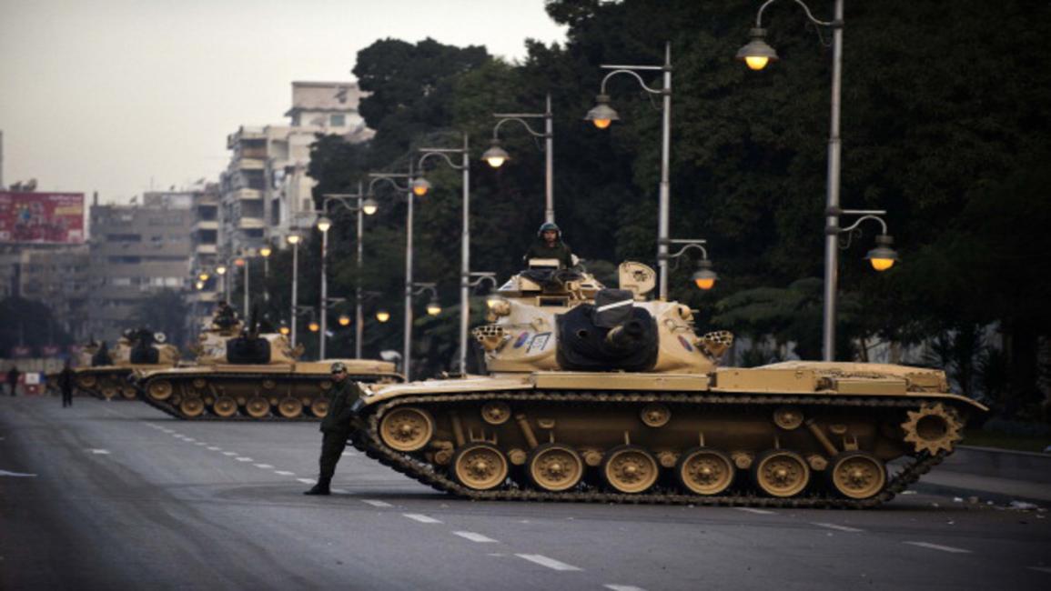 مصر/سياسة/دبابات بالشوارع/(جيانلويجي غرسيا/فرانس برس)