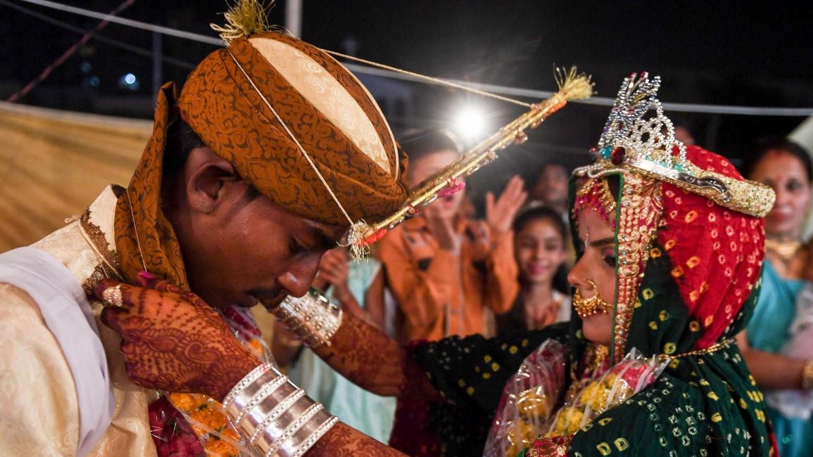 عروس وعريس من الهندوس في باكستان - مجتمع