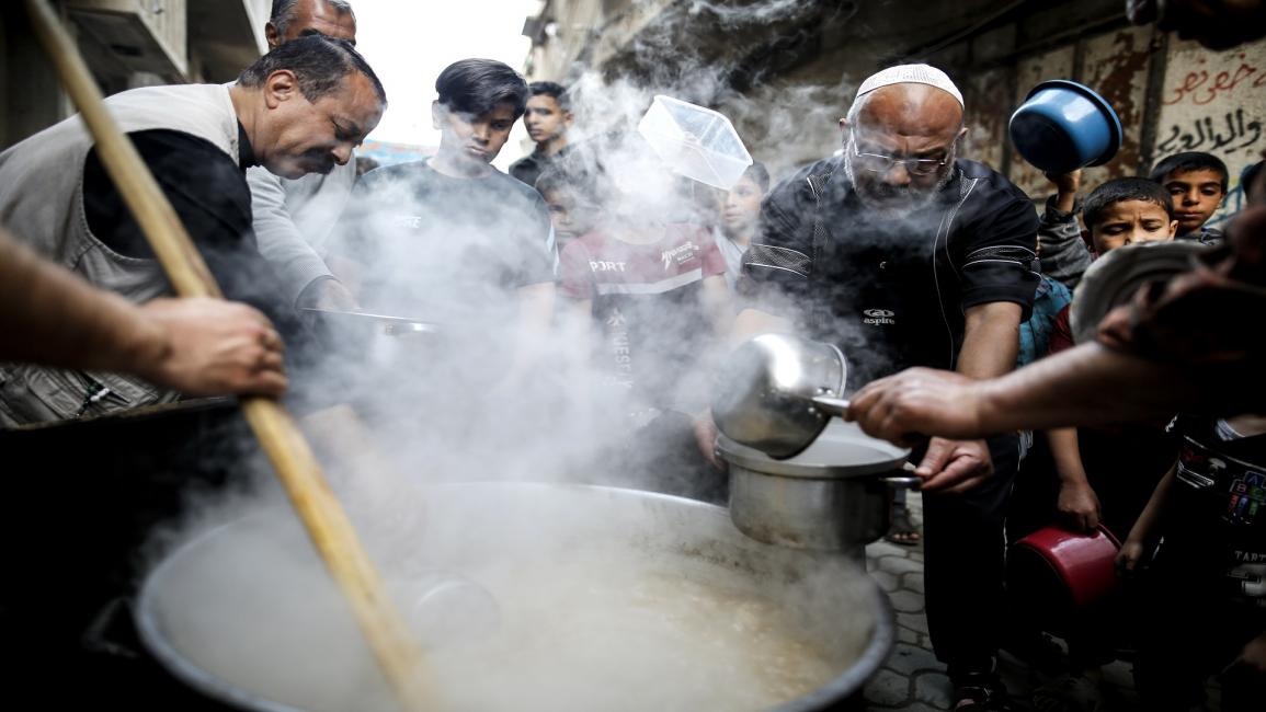 حساء مجاني في غزة