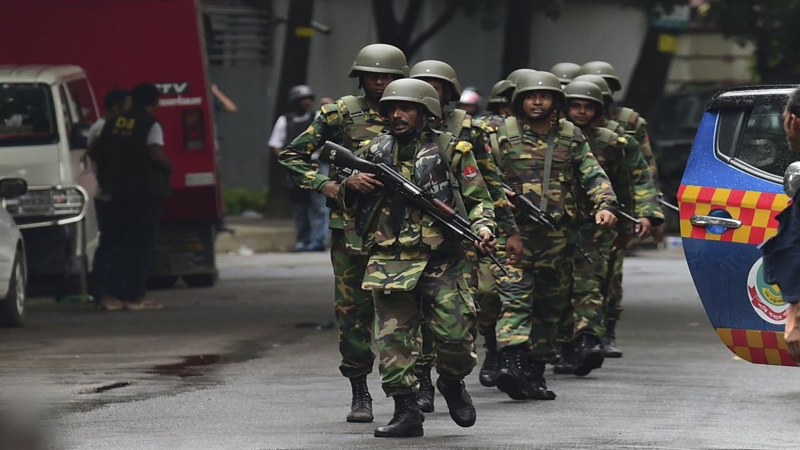 سلطات بنغلادش تلاحق6 متهمين بالتخطيط لتفجير مطعم داكا