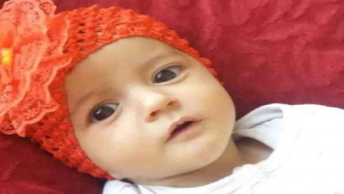 البرد قتل الطفلة  السورية عائشة مقدام الرمضان (فيسبوك)