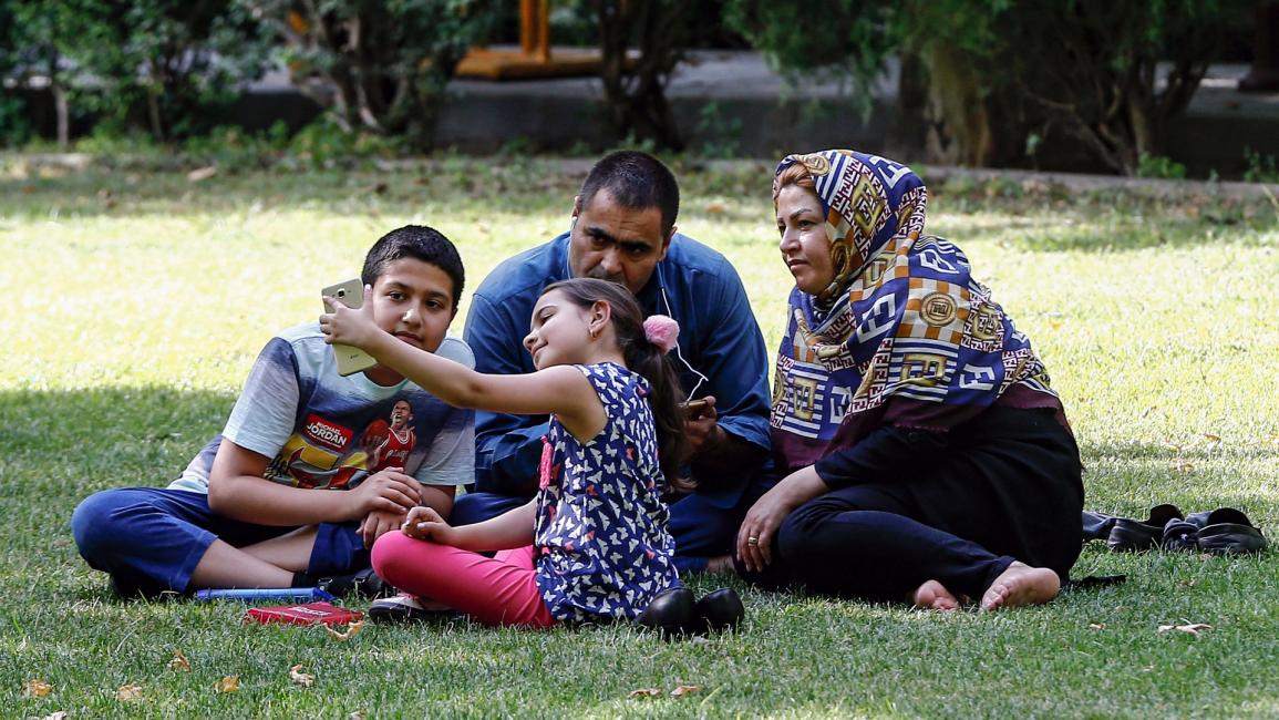 عائلة إيرانية في طهران - إيران - مجتمع