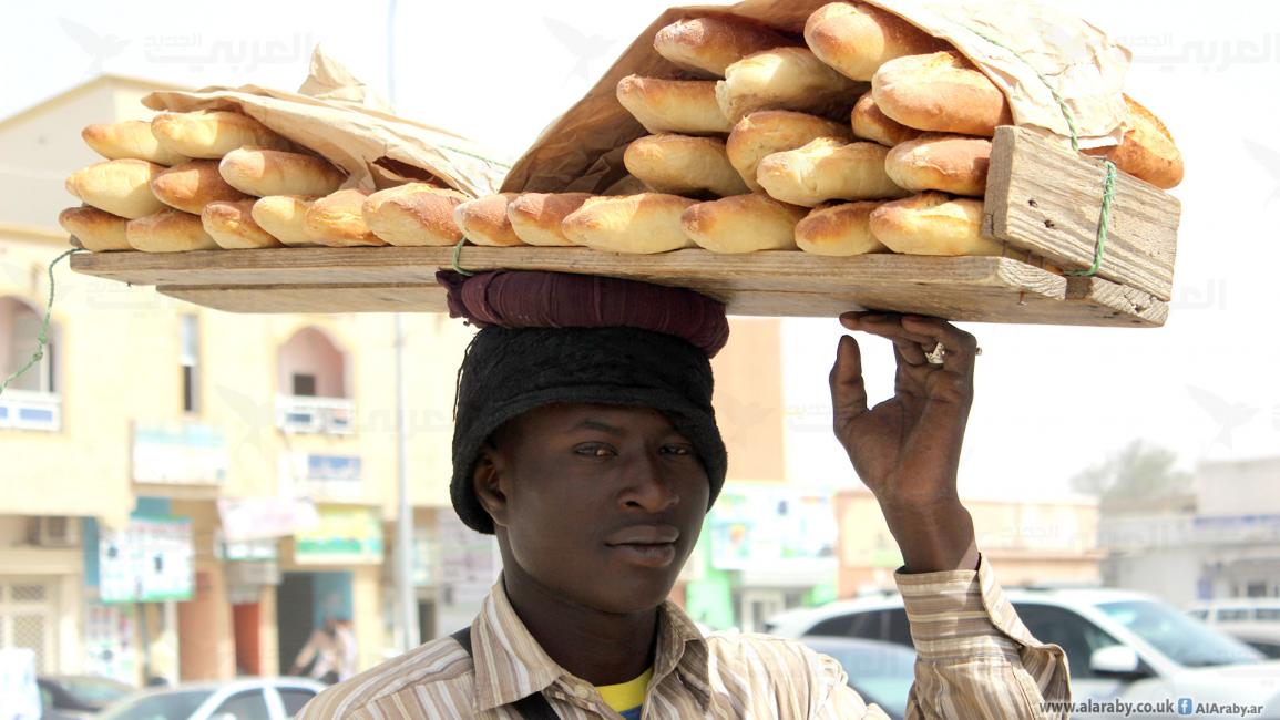 بائع خبز تقليدي في موريتانيا 1 - مجتمع