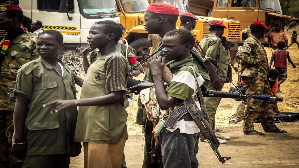 أطفال المورلي في جنوب السودان (الأناضول)