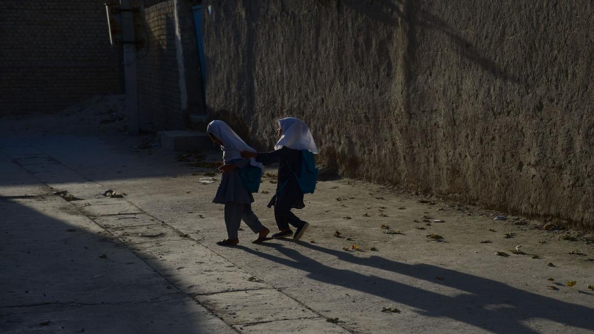 تلميذتان في أفغانستان/مجتمع (فرشاد يوسيان/ فرانس برس)
