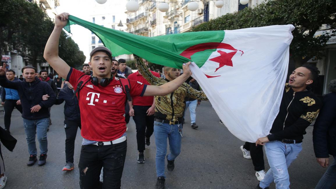 متظاهرون في الجزائر- الأناضول