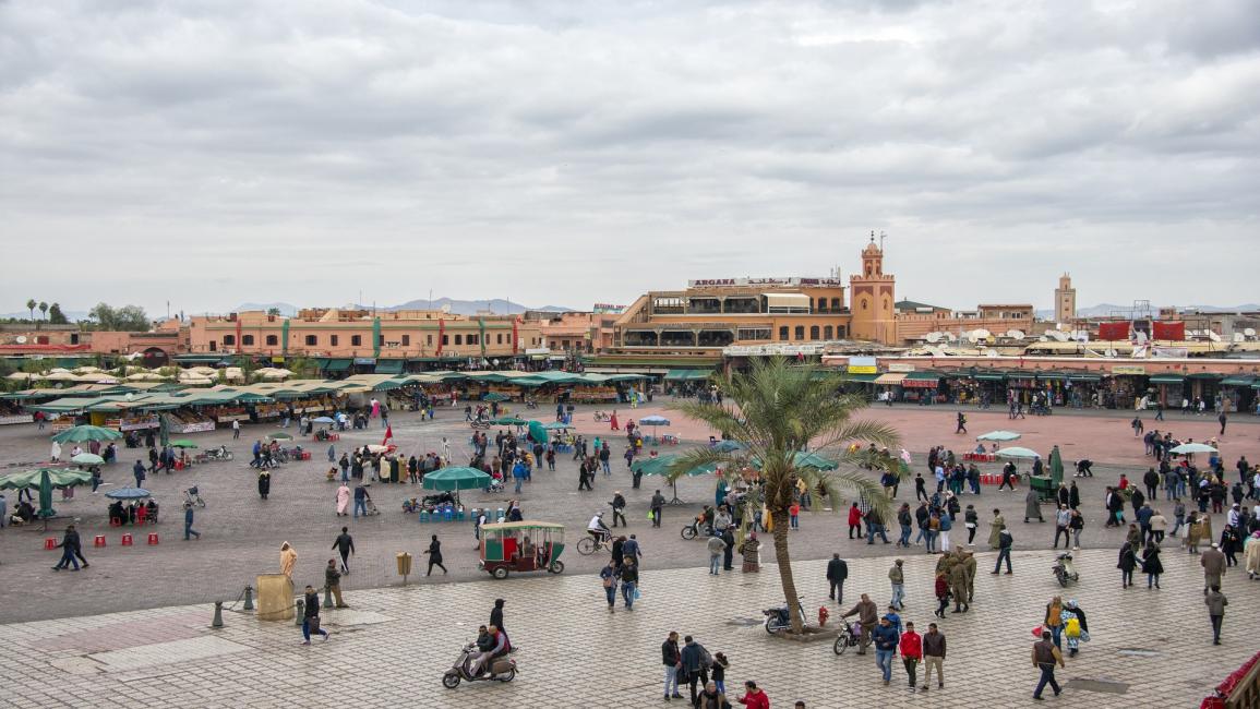 ينشط الباعة الجوالون في محيط مساجد المغرب (Getty)