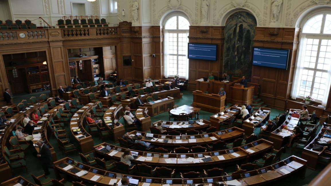 البرلمان الدنمركي (العربي الجديد)