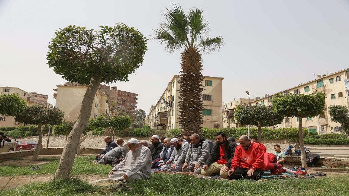 تساهم التجمات في تفشي كورونا في مصر (فرانس برس)