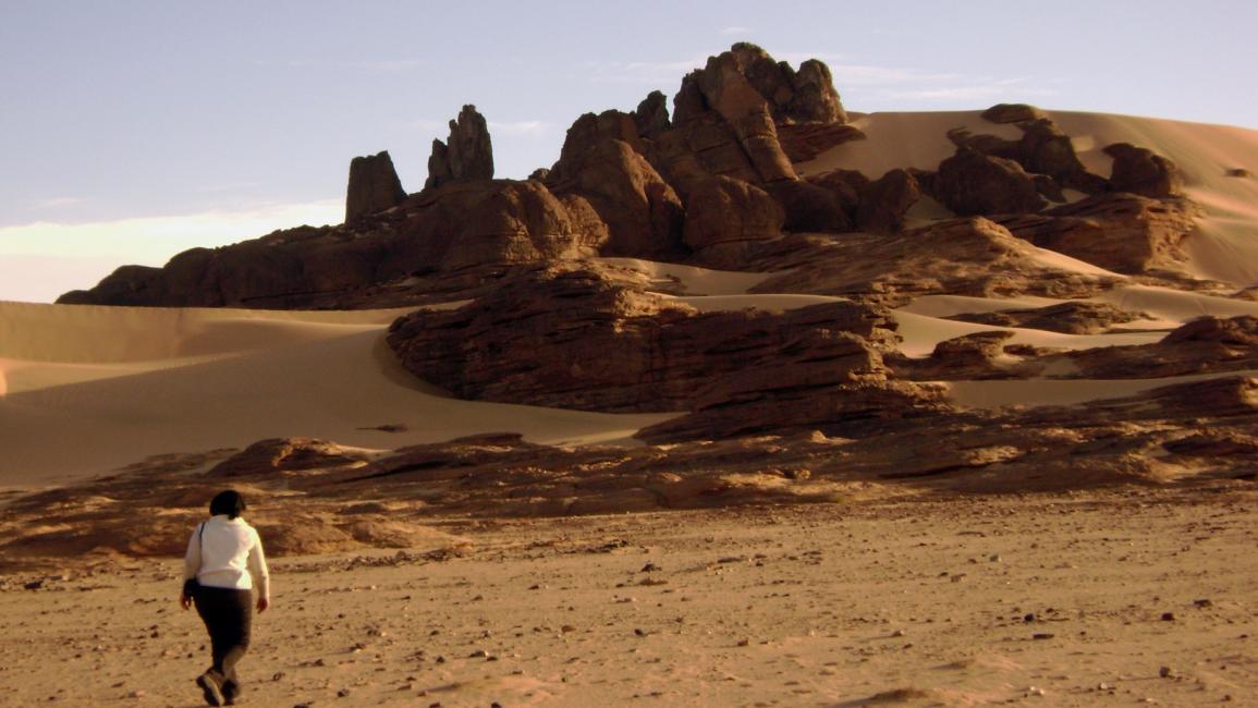 سائحة في صحراء الجزائر- فرانس برس