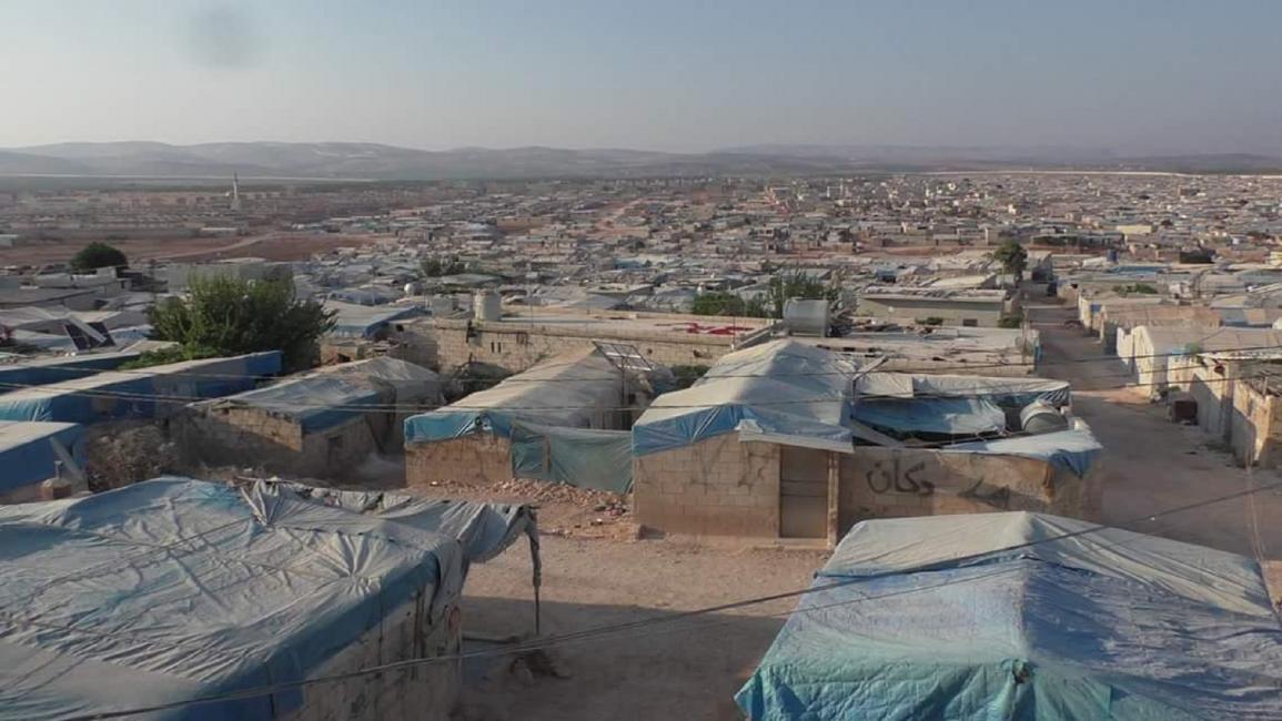 مخيم أطمة للنازحين في ريف إدلب الشمالي (تويتر)