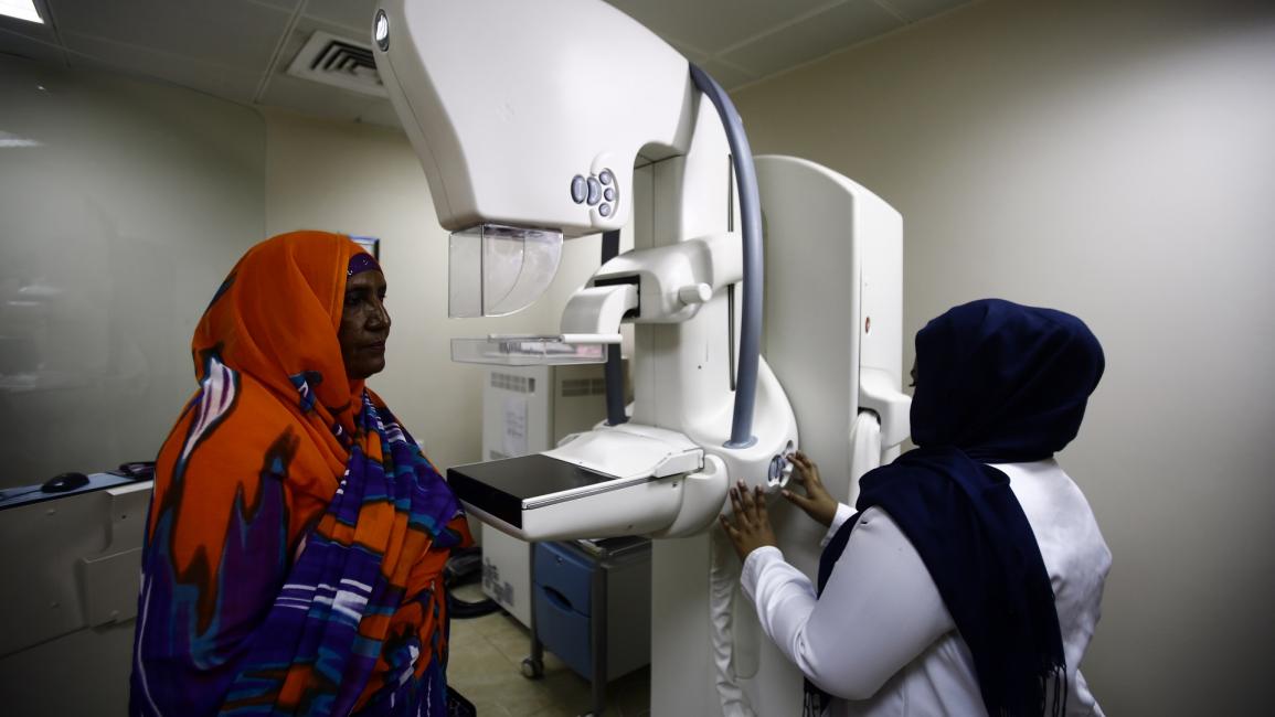 امرأة سودانية مصابة بسرطان الثدي - السودان - مجتمع