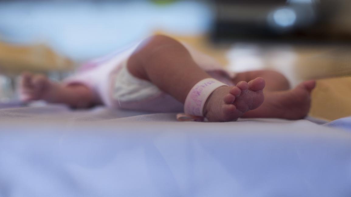 طفلة حديثة الولادة في حاضنة - مجتمع (فرانس برس)