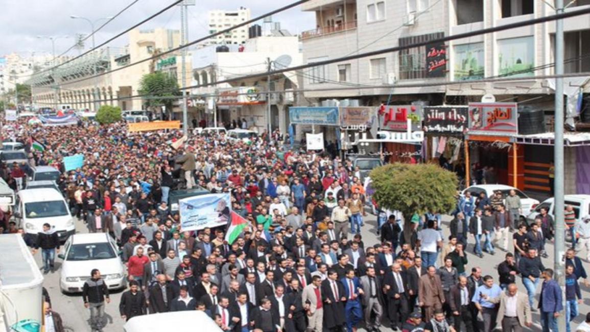 مسيرة الخليل ضد احتجاز جثامين الشهداء (مصعب قفيشه- تويتر)