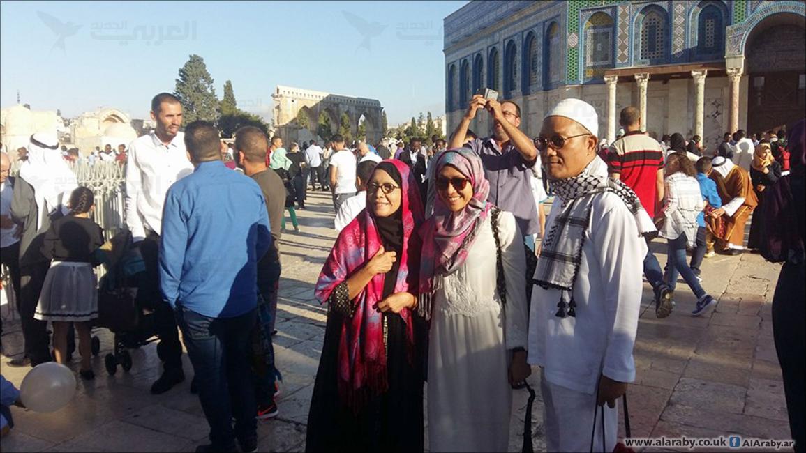 عشرات الآلاف يصلون العيد في المسجد الأقصى