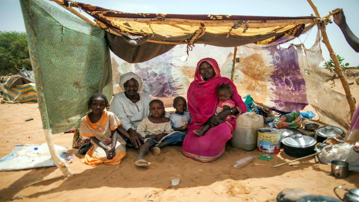 أسرة لاجئة في دارفور