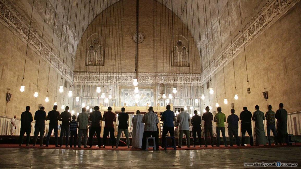 صلاة التراويح في مسجد السلطان حسن في القاهرة
