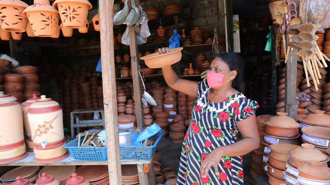 عاملة سريلانكية في كولومبو - سريلانكا - مجتمع