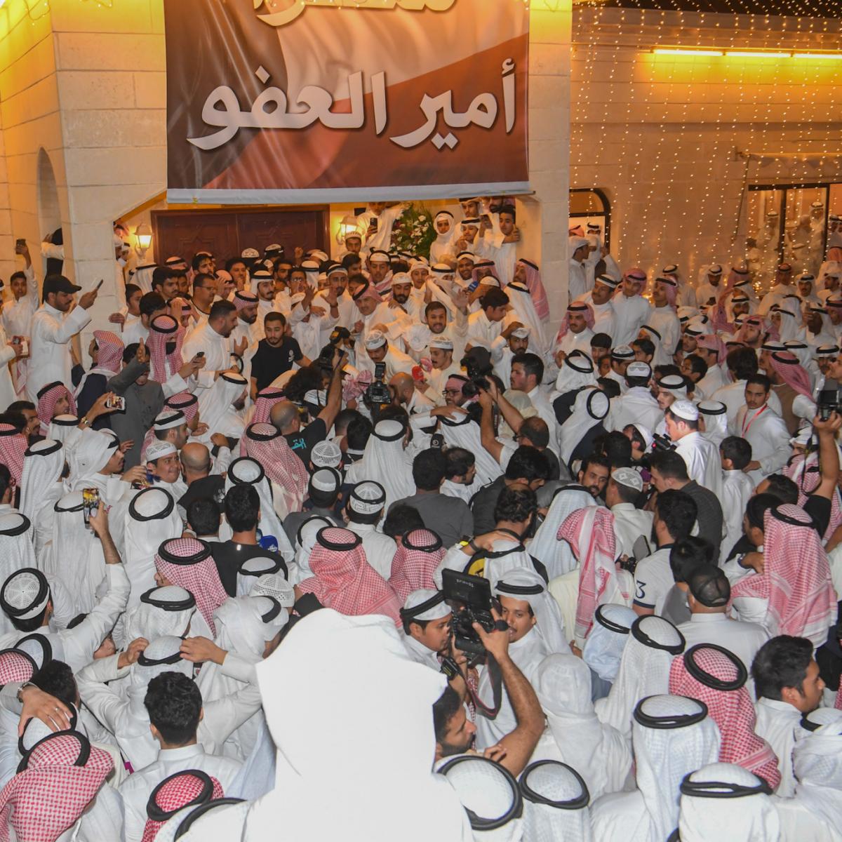 عاد البراك ومعارضون آخرون إلى الكويت بعد أن أصدر عفو أميري في نوفمبر 2021 (جابر عبد الخالق/الأناضول)