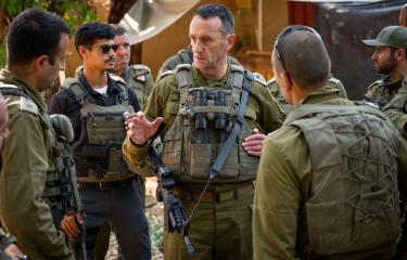 رئيس أركان جيش الاحتلال هرتسي هليفي أثناء زيارته اليوم جبهة الشمال (جيش الاحتلال)