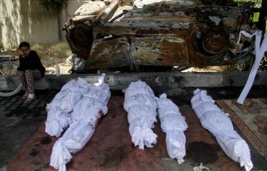 جثامين شهداء سقطوا جراء قصف إسرائيلي على غزة 25 مايو 2024 (رويترز)