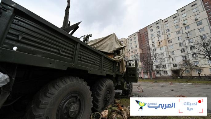 Invasion de l’Ukraine le deuxième jour : les troupes russes isolent Kiev